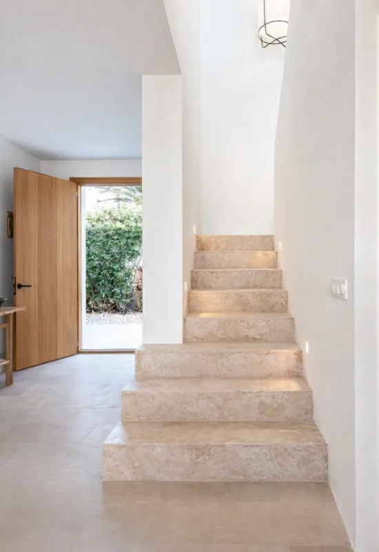 Revestimiento de escaleras 1 revestimiento escaleras travertino